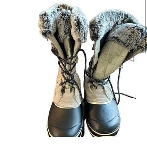 Khombu Emily Women's Ankle Winter Boots Size 6M Light Gray Lace-Upon